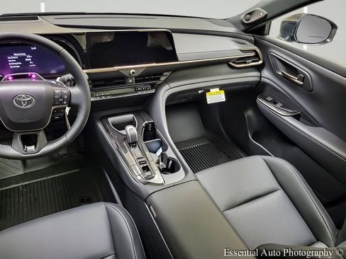 New 2026 Toyota Crown Platinum image 14