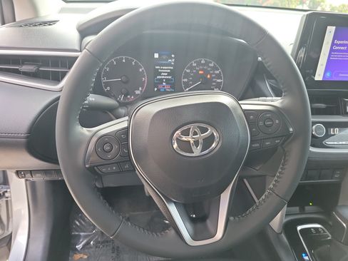Used 2024 Toyota Corolla Cross LE FWD image 25