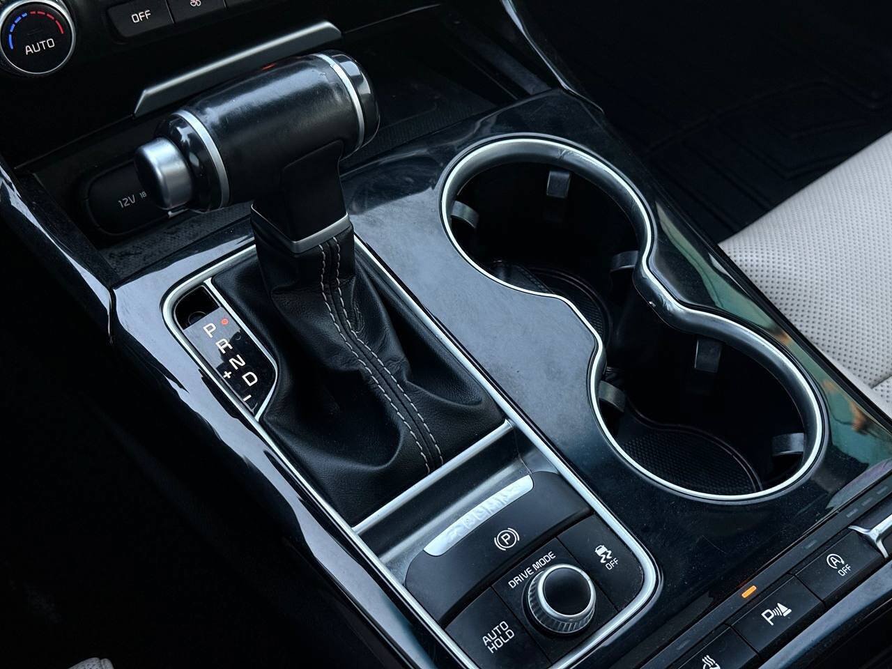 Used 2019 Kia Stinger Premium AWD/4WD image 28