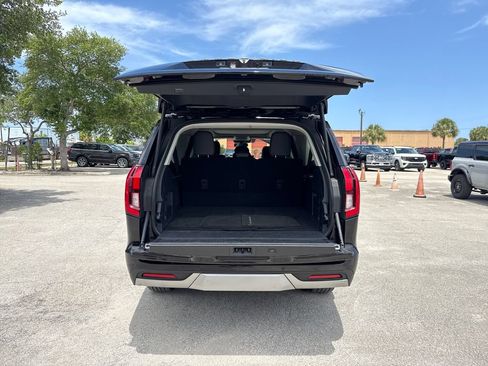 Used 2025 Ford Expedition Max Platinum AWD/4WD image 34