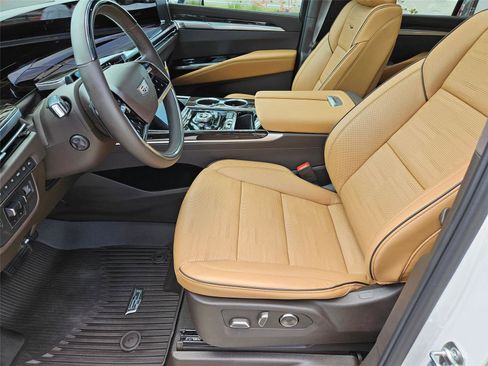 Used 2025 Cadillac Escalade Premium Luxury w/ Touring Package AWD/4WD image 11