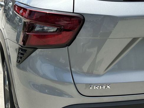 Used 2025 Chevrolet Trax LT image 7