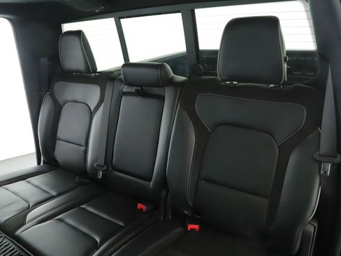 Used 2023 RAM 1500 Laramie AWD/4WD image 6
