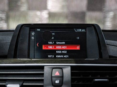 Used 2018 BMW 330i Sedan RWD image 24