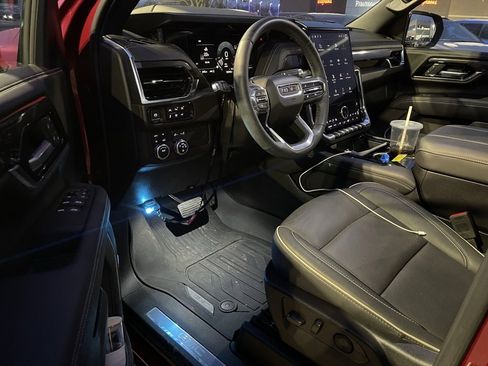 Used 2025 GMC Yukon Elevation w/ LPO, Floor Liner Package image 9