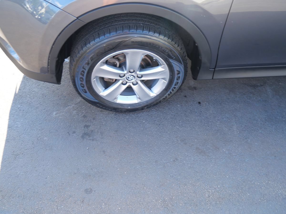 Used 2015 Toyota RAV4 XLE AWD/4WD image 32