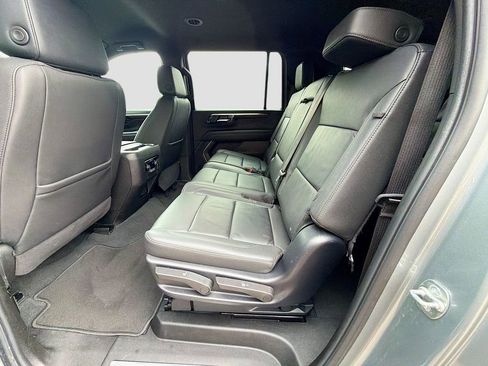 Used 2025 Chevrolet Suburban Z71 AWD/4WD image 22