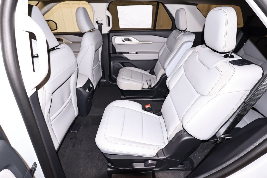 New 2026 Ford Explorer Active w/ Active Comfort Package AWD/4WD image 14