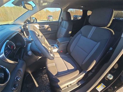 New 2025 Chevrolet Blazer LT w/ Convenience Package image 20