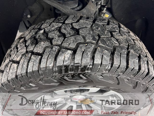 Used 2023 GMC Sierra 1500 AT4 w/ Technology Package AWD/4WD image 19