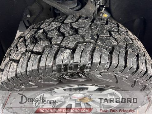 Used 2023 GMC Sierra 1500 AT4 w/ Technology Package AWD/4WD image 19