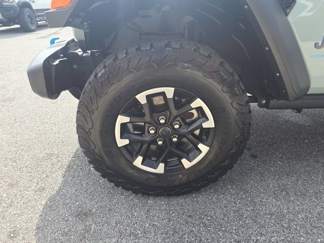 Used 2024 Jeep Wrangler Unlimited Rubicon 4xe w/ Dual Top Group AWD/4WD image 8