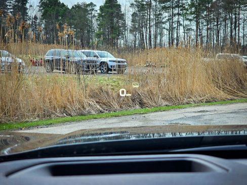 New 2026 GMC Acadia Elevation image 28