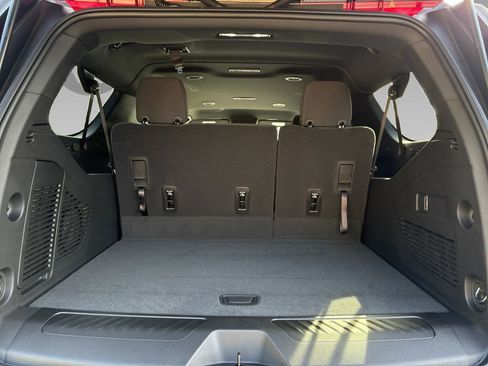 New 2026 Chevrolet Suburban LS image 22