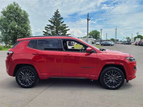 Used 2022 Jeep Compass Limited image 5