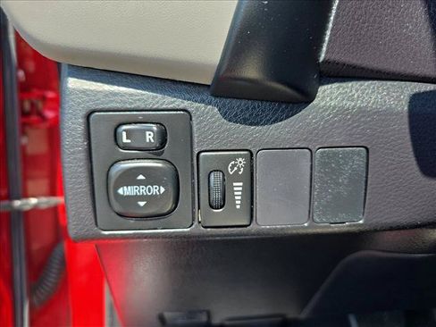 Used 2018 Toyota Corolla LE w/ LE Premium Package w/Moonroof FWD image 24