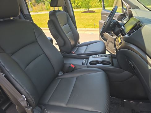 Used 2023 Honda Ridgeline RTL image 10