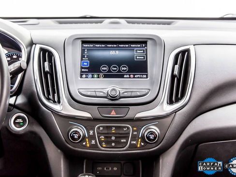 Used 2020 Chevrolet Equinox LT image 18