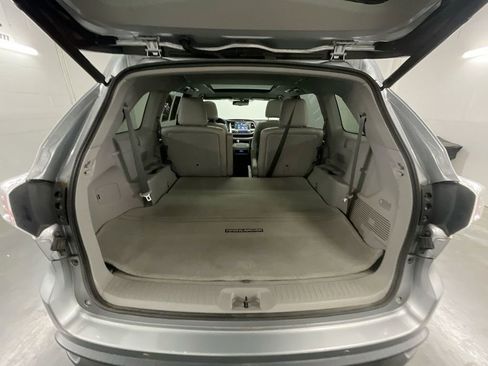 Used 2014 Toyota Highlander Limited Platinum image 24