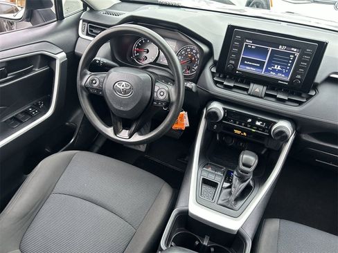 Used 2022 Toyota RAV4 LE image 11