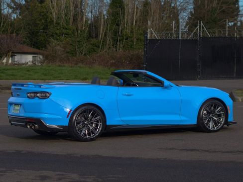 Used 2023 Chevrolet Camaro ZL1 RWD image 10