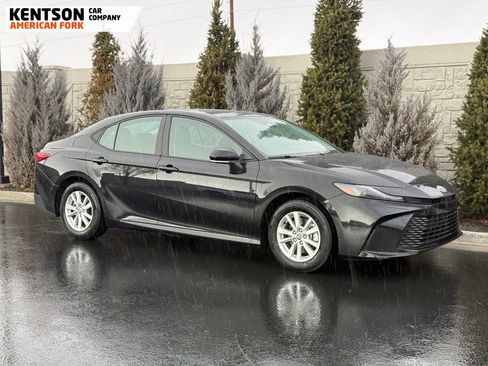 Used 2025 Toyota Camry LE image 12