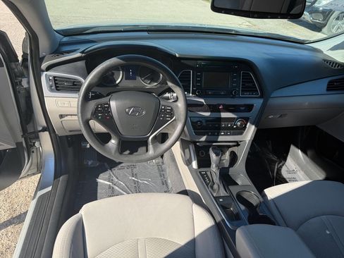 Used 2015 Hyundai Sonata SE w/ Option Group 09 image 12