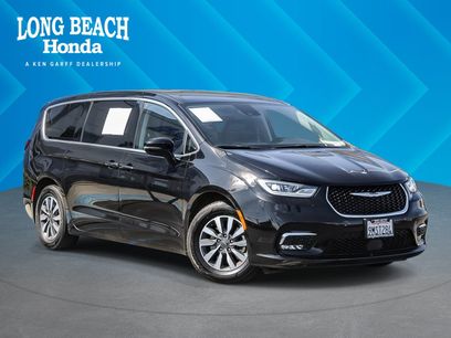Used 2024 Chrysler Pacifica Limited
