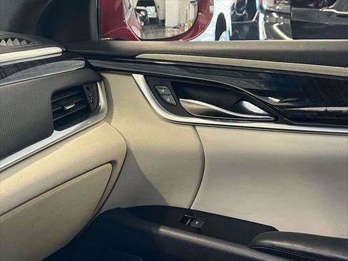 Used 2013 Cadillac XTS Platinum image 33