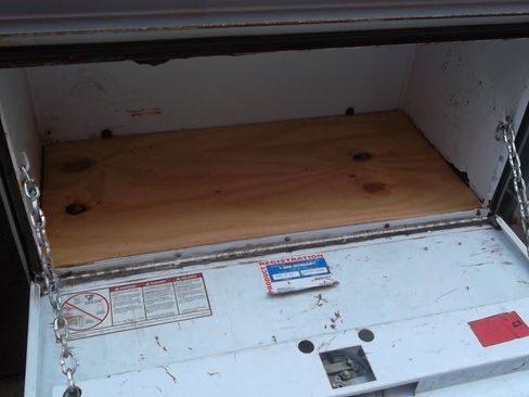 Used 2010 Ford F550 2WD Regular Cab Super Duty image 11