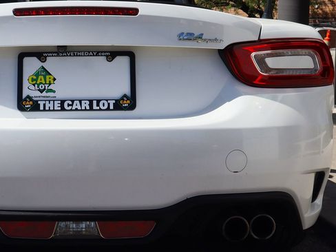 Used 2017 FIAT 124 Spider Abarth image 21