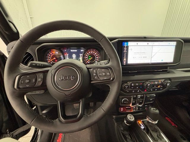 Used 2026 Jeep Wrangler Unlimited Rubicon AWD/4WD image 24