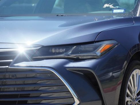 Used 2020 Toyota Avalon Limited w/ Advanced Safety Package FWD image 4
