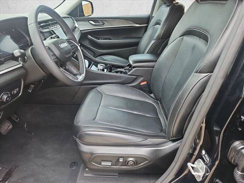Used 2023 Jeep Grand Cherokee Limited w/ Black Appearance Package AWD/4WD image 14