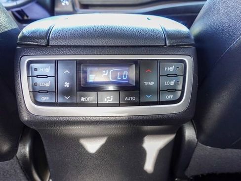 Used 2018 Toyota Highlander Limited Platinum image 30