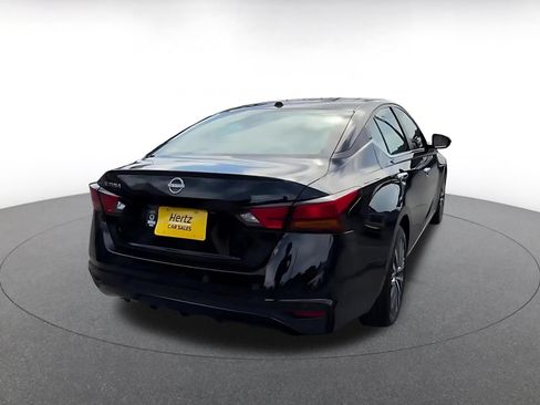 Used 2025 Nissan Altima 2.5 SV FWD image 15