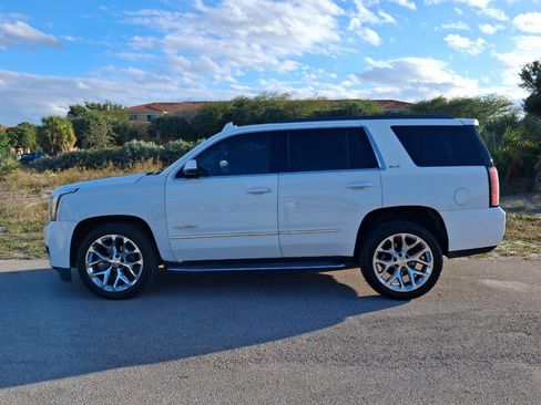 Used 2017 GMC Yukon SLE w/ Convenience Package image 9