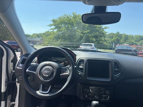 Used 2018 Jeep Compass Trailhawk AWD/4WD image 21