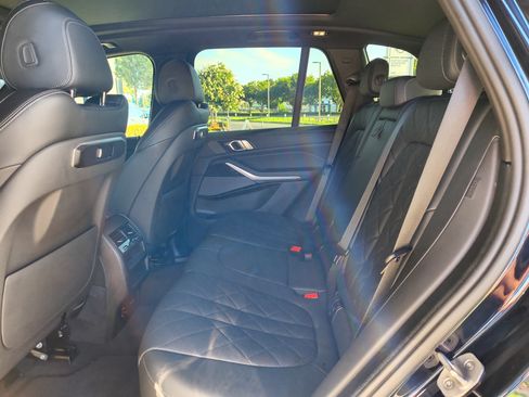 Used 2024 BMW X5 xDrive40i w/ M Sport Package AWD/4WD image 31