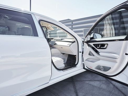 Used 2025 Mercedes-Benz Maybach S 680 4MATIC image 25