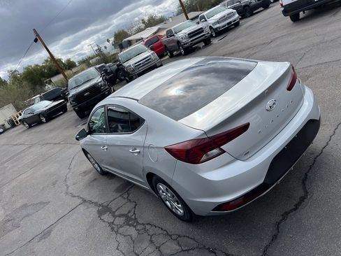 Used 2019 Hyundai Elantra SE image 48