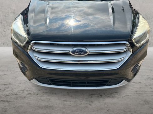 Used 2018 Ford Escape SE w/ SE Sync 3 Package AWD/4WD image 13