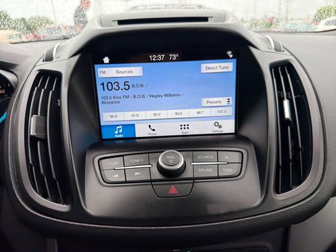Used 2018 Ford Escape SE w/ SE Sync 3 Package AWD/4WD image 17