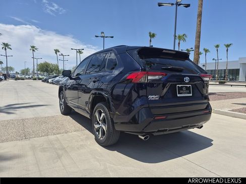 Used 2021 Toyota RAV4 SE w/ Weather & Moonroof Package AWD/4WD image 4