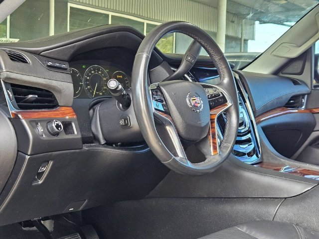 Used 2015 Cadillac Escalade Premium RWD image 13