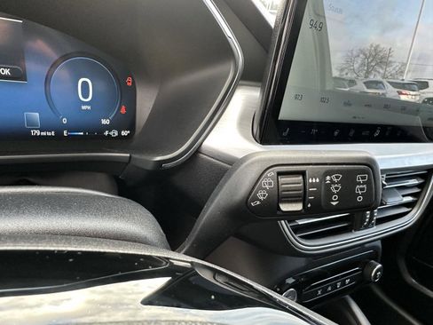 Used 2025 Ford Escape Platinum image 26