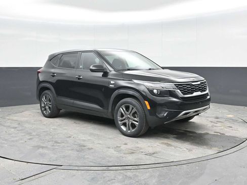 Used 2021 Kia Seltos LX AWD/4WD image 7