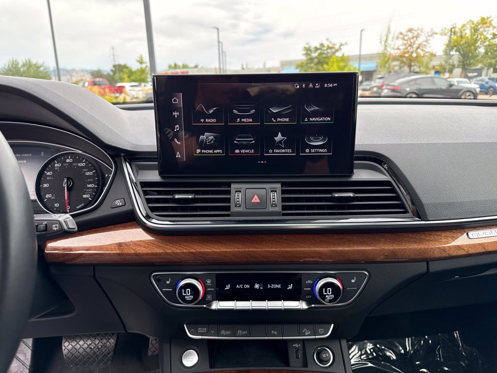 Used 2023 Audi Q5 2.0T Premium w/ Convenience Package AWD/4WD image 17