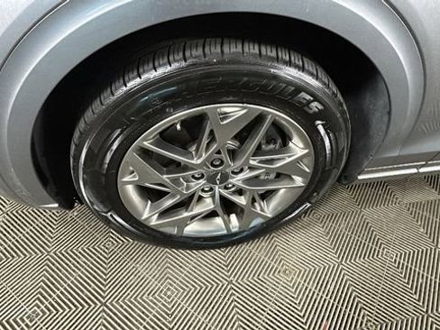 Used 2025 Genesis GV70 2.5T AWD/4WD image 10