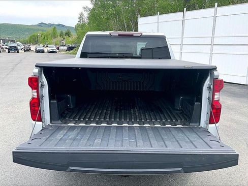 Used 2021 Chevrolet Silverado 1500 LT AWD/4WD image 29